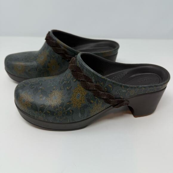 Crocs Clogs Women's Size 6 Green Brown Sarah Clog Mule Leather Braiding Floral - Picture 3 of 9